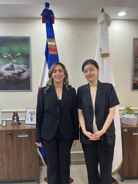 @SuperateRDO @GloriaReyesG recibió en su despacho a la nueva directora de KOICA en #RD, Sook Jin Byun