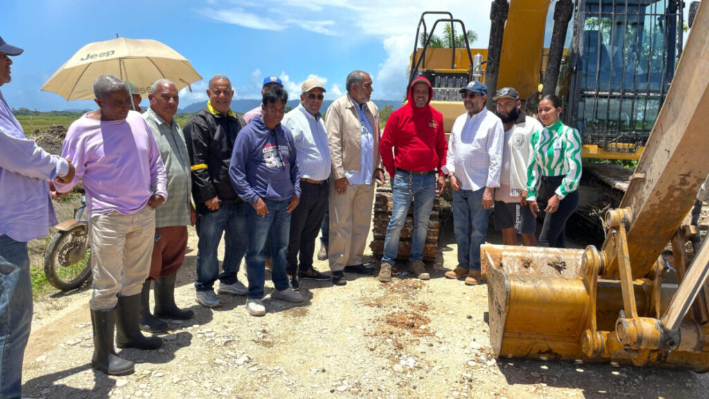 Director del Indrhi recorre áreas del Bajo Yuna impactadas por lluvias