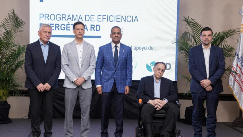 Gobierno lanza Programa Nacional de Eficiencia Energética con instalación de 254,000 luminarias tipo led