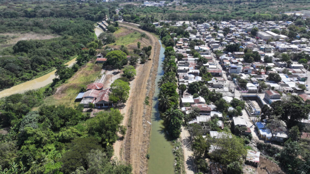 Indrhi instalará nuevas compuertas en Santiago para optimizar distribución de agua en canales Monsieur Bogaert y UFE