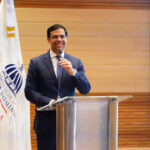 Ministro de Cultura expone en Santiago el alcance de “El Poder de las Buenas Palabras”