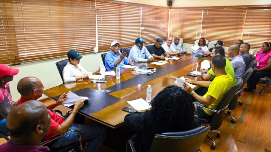 En Comedores Económicos del Estado Dominicano se activa Comité de Emergencia ante posible impacto de vaguada que afecta el país