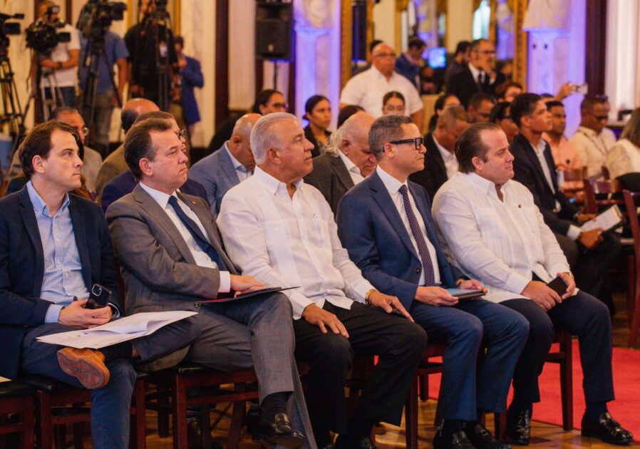 @LuisAbinader anunció que República Dominicana logró cifras históricas en empleo
