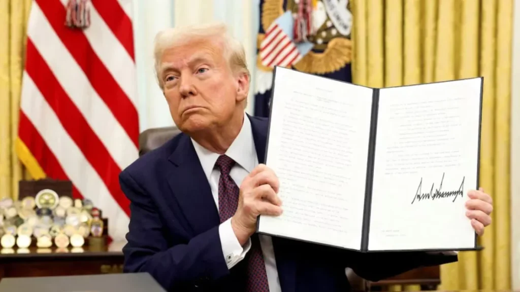 @realDonaldTrump firma ley que prohíbe difundir pornografía y desnudos generados con IA