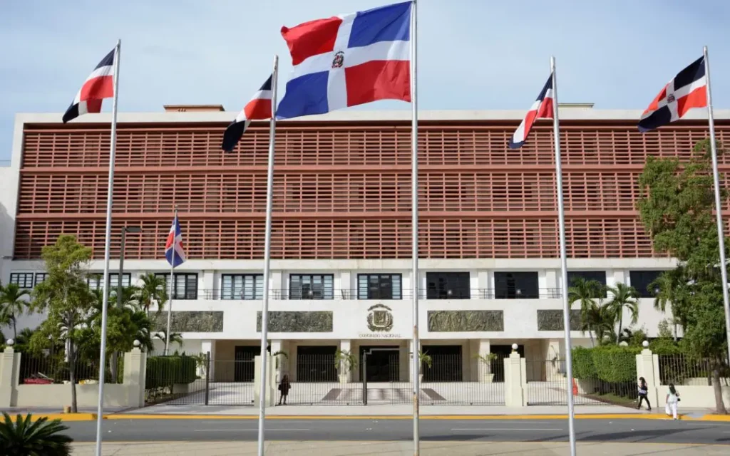 71 diputadas y cuatro senadoras presentan 18 proyectos contra la violencia hacia la mujer