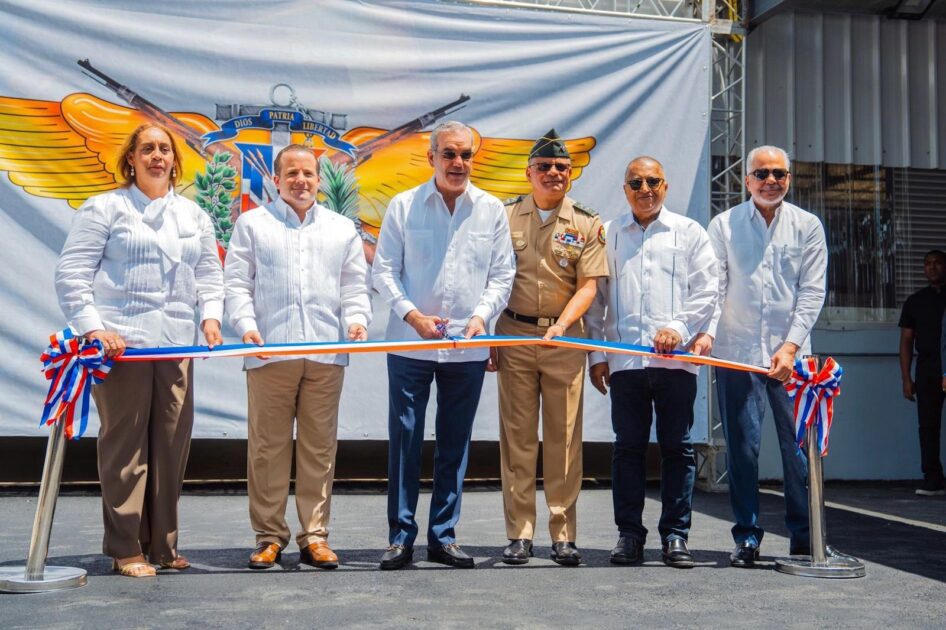 Presidente @LuisAbinader inaugura primera fase de la planta de ensamblaje de vehículos de la Industria Militar Dominicana en San Cristóbal