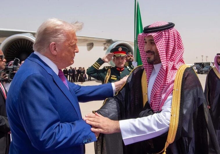 @realDonaldTrump aterriza en Arabia Saudí, primera parada de una gira de 4 días por Oriente Próximo