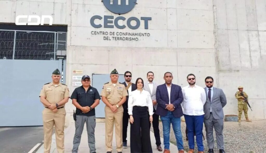 @MinInteriorRD @FarideRaful visita megacárcel de Bukele |AQUÍ ACTIVIDADES-REUNIONES Y VISITAS  EN EL SALVADOR