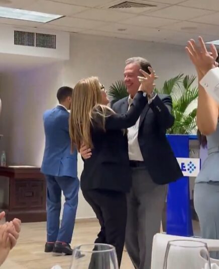 @ItoBisono Aprovechamos el encuentro en @GlobalShapers para bailar esta pieza con mi amiga @CarolinaMejiaG