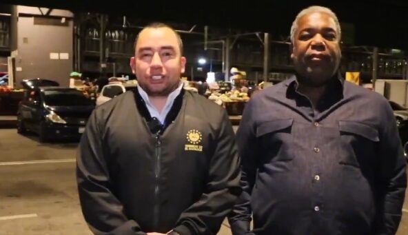 @TonyPena__ Visité el mercado de abastos de El Salvador junto al viceministro de Agricultura. Su modelo de gestión y apoyo a productores es un gran ejemplo