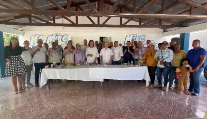 @CaamanoVive Hecmilio Galván Los equipos de La @MaquinariaRD se movilizaron en todo el territorio nacional para demostrar que EL CAMBIO VALIO LA PENA