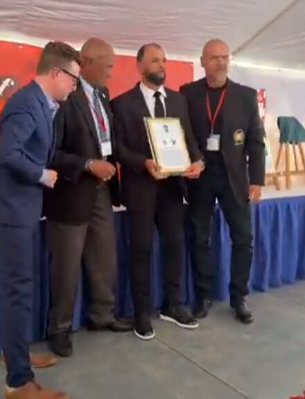 @Jmena26 El dominicano José Bautista fue inducido al Salón de la Fama de Canadá