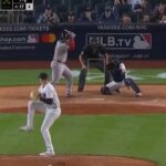 @JMena26 ¡Boston se llevó la serie! Rafael Devers disparó su jonrón 14 de la temporada y el 30 de por vida contra los Yankees, en la victoria de Boston 11 x 7