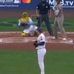 @JMena26 Manny Machado sigue ardiendo. Conectó este palo de 425 pies, su jonrón número 10 en la temporada