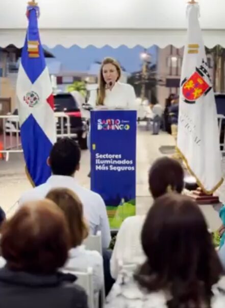@CarolinaMejiaG Lo que estamos haciendo en y para nuestra gente de Santo Domingo me llena de alegría