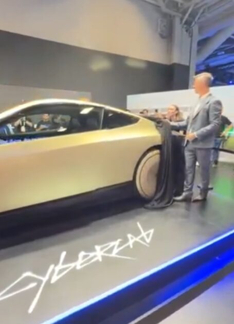 @Elon Musk presenta CiberCap en Paris