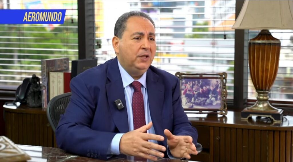 @DrMarioLama resalta los avances que han fortalecido los centros de la Red Pública de Servicios de Salud en Aeromundo con Guillermo Gomez