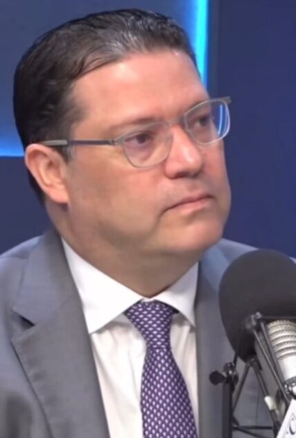 @SanzLovaton El programa #GlobalEntry representa grandes beneficios para la República Dominicana: agiliza el ingreso a Estados Unidos, fortalece nuestra relación bilateral, mejora la experiencia del viajero frecuente y posiciona al país como un socio confiable en seguridad fronteriza