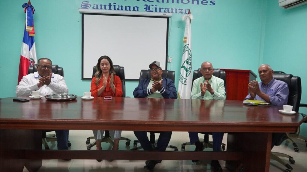 Indrhi continúa optimización de sistemas de riego; inicia estudios para rehabilitar canales Luis Bogaert y Mao – Gurabo