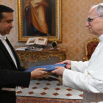 Embajador Víctor Suárez presenta cartas credenciales ante la Santa Sede