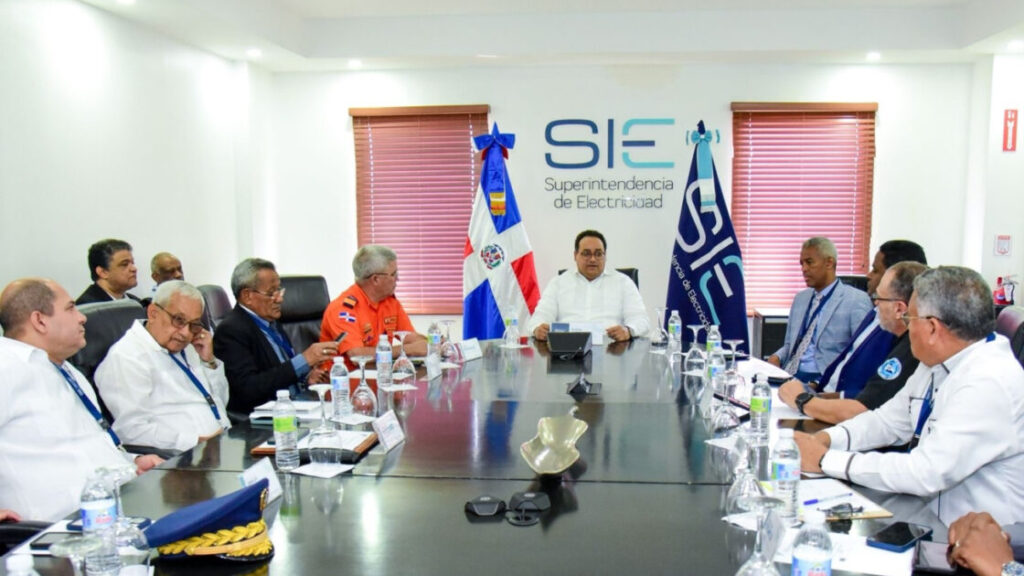 Presentan articulación del sector eléctrico con organismos de socorro nacionales y locales para la temporada ciclónica 2025
