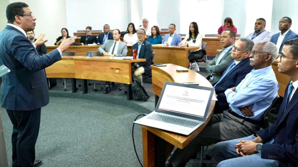 Presentan Comisión de Veeduría para Licitación del Sistema de Licencias de Conducir