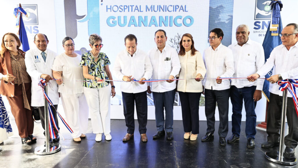 Ministro de la Presidencia y SNS inauguran remozado Hospital Municipal Guananico, Puerto Plata