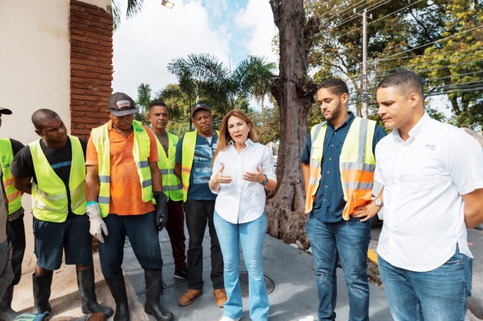 @CarolinaMejiaG encabezó la mañana de este domingo una jornada de labores de limpieza preventiva
