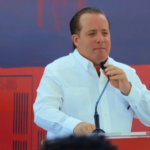 @JosePaliza No hay dudas de que Puerto Plata es otra cosa, mi gente… pero lo que está pasando en Santiago hay que verlo: ¡A montarse en el teleférico y la OMSA por solo 35 pesitos! De aquí pa’ allá y de allá pa’ acá