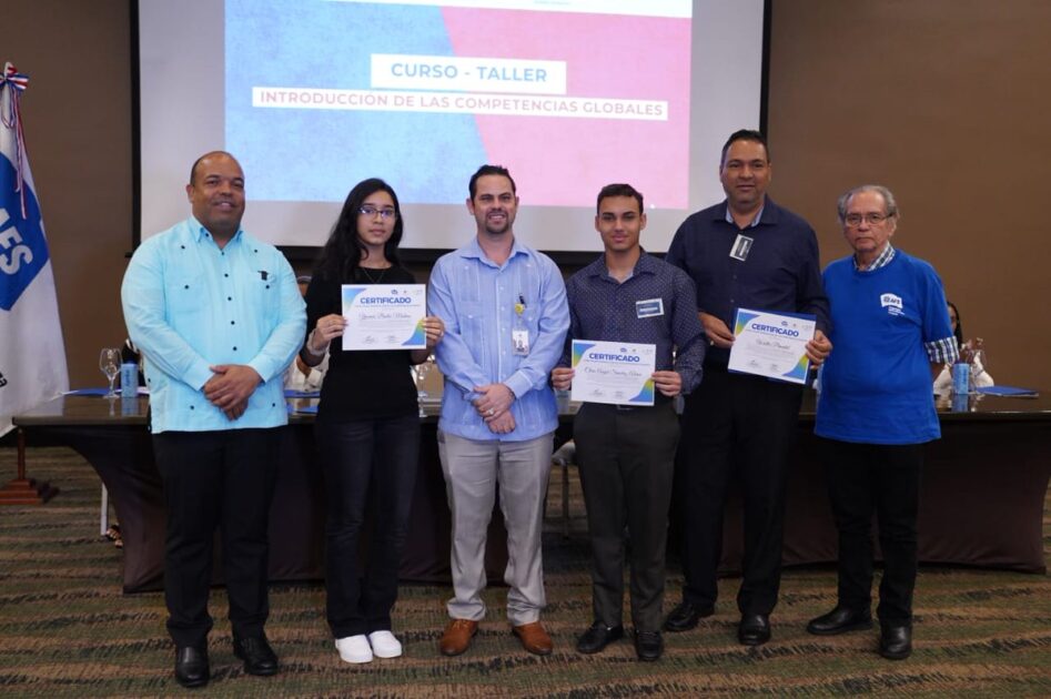 @EducacionRDo El Minerd y AFS Intercultural capacitan a estudiantes y docentes técnico-profesionales en pensamiento crítico, diversidad, sostenibilidad y derechos humanos