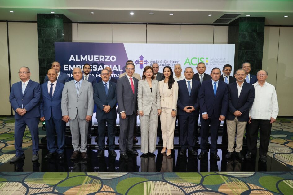 @RaquelPenaVice impartió la conferencia «Impulsando las Exportaciones desde el Corazón Productivo del Cibao»