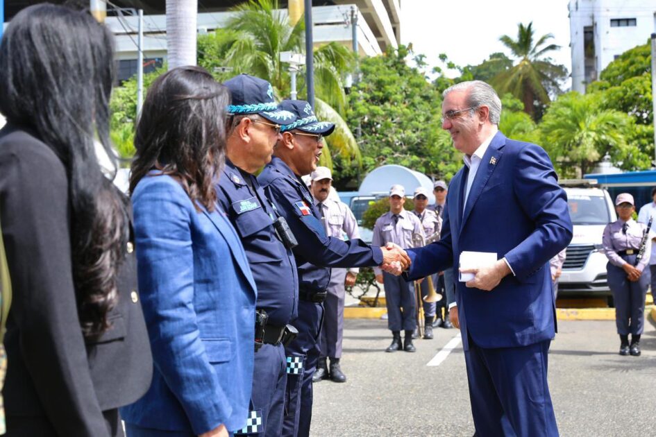 @UlisesRodg agradece la inclusión de Santiago en el Pilotaje Modelo de servicios de @PoliciaRD