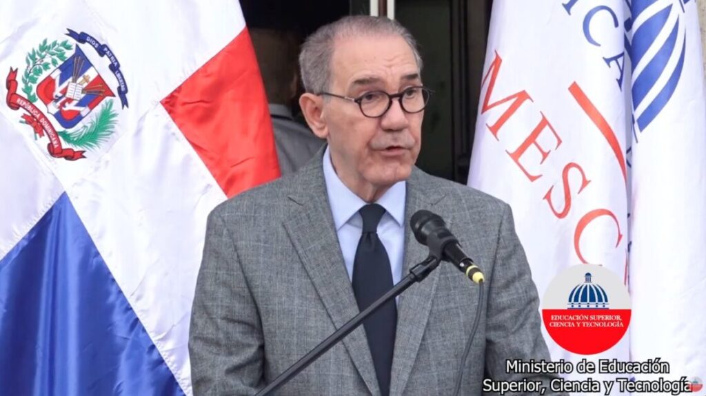 |VIDEO| @FGarciaFermin @MescytRD entrega 603 becas internacionales a beneficiarios que cursarán Maestrías en el extranjero