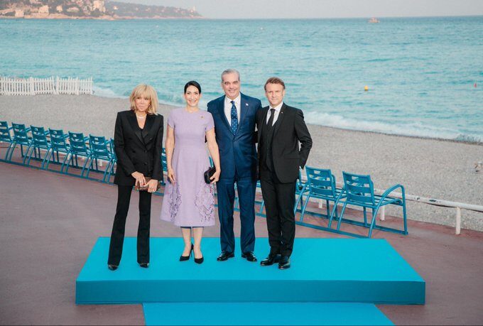 @LuisAbinader: “Agradecemos la cordial recepción del presidente Emmanuel Macron y de su esposa Brigitte Macron”