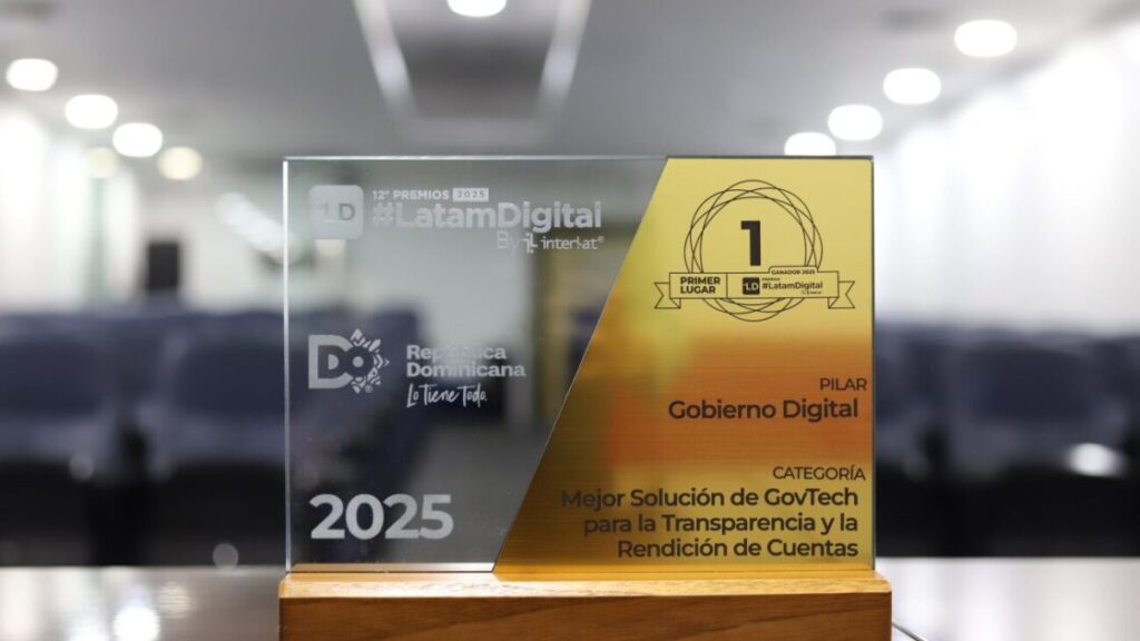 LA SOBERANA REPÚBLICA DOMINICANA IMPARABLE, RECIBE VARIOS PREMIOS EN  #LatamDigital 2025 en Colombia