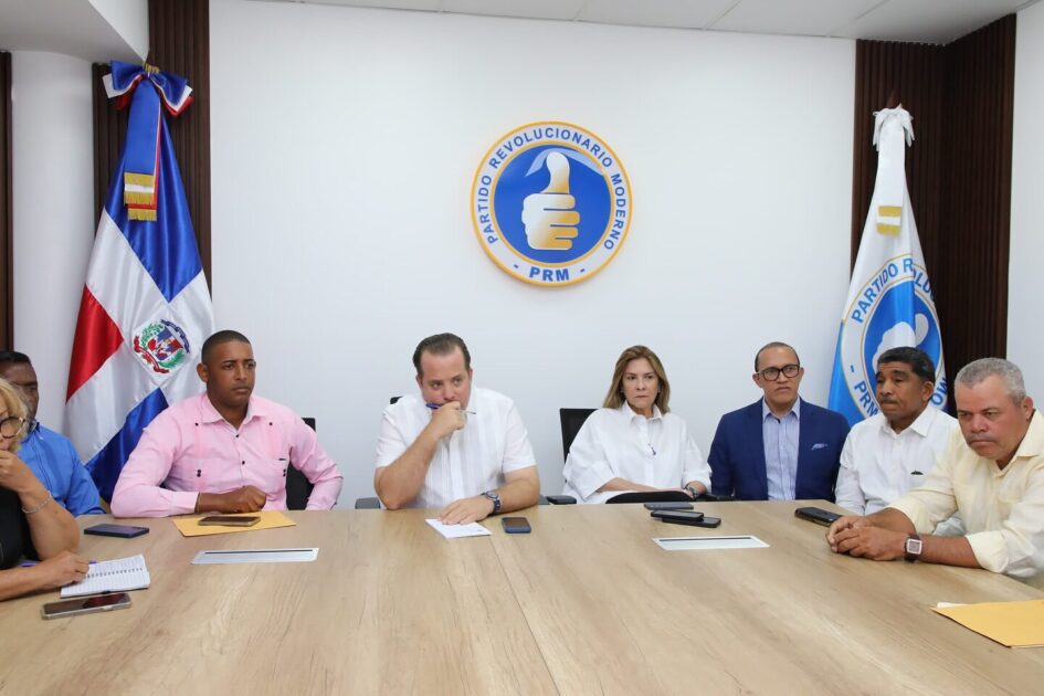 @jose_paliza  y @carolinamejiaG @PRM_Oficial en jornada de planificación y diálogo con alcaldes, autoridades municipales y distritales en San Juan