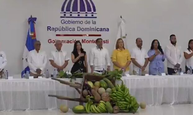 @LimberCruzL Esta vez realizamos la Feria Agropecuaria en la provincia de Montecristi, donde entregamos más de 1,500 raciones alimenticias gratuitas.¡Nuestro gobierno sigue escuchando a las comunidades!