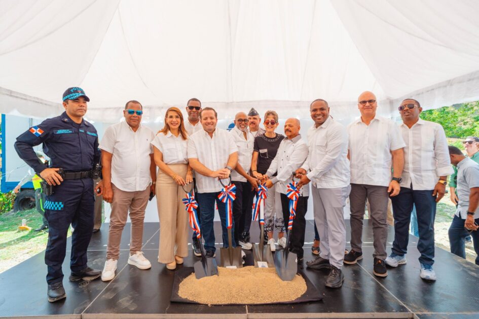 @JosePaliza Este domingo dimos inicio de obra a la construcción de una nueva estación policial en Maimón Puerto Plata.