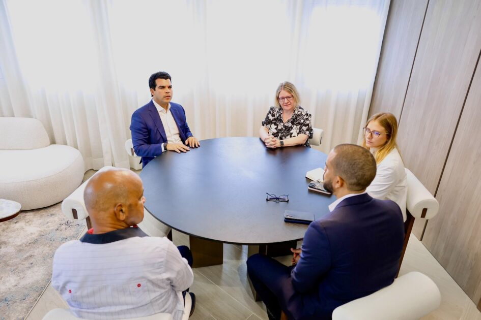 WArnaudBisono recibe en@inapagobla grata visita de S.E. Carol Van Der Walt, embajadora del Reino Unido en la República Dominicana