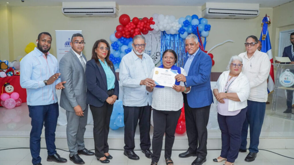 Capacitación a mujeres en San Pedro de Macorís impulsa el emprendimiento y el desarrollo comunitario