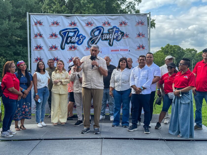 @ChuVasquez Asiste al 8vo Encuentro de los Alcarricenses en USA, un evento que fortalece nuestras raíces y celebra las tradiciones que nos unen como comunidad en el exterior