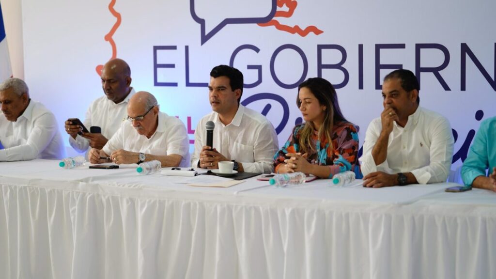 @WArnaudBisono Estamos en MAO, encabezando la jornada del #GobiernoEnLasProvincias