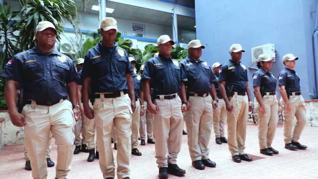 @PoliciaRD 𝘿𝙄𝘾𝙍𝙄𝙈 𝙖𝙥𝙧𝙚𝙨𝙖 𝙫𝙖𝙧𝙞𝙖𝙨 𝙥𝙚𝙧𝙨𝙤𝙣𝙖𝙨 𝙚 𝙞𝙣𝙘𝙖𝙪𝙩𝙖 𝙨𝙪𝙨𝙩𝙖𝙣𝙘𝙞𝙖𝙨 𝙘𝙤𝙣𝙩𝙧𝙤𝙡𝙖𝙙𝙖𝙨 𝙙𝙪𝙧𝙖𝙣𝙩𝙚 𝙤𝙥𝙚𝙧𝙖𝙩𝙞𝙫𝙤𝙨 𝙚𝙣 𝘽𝙖𝙣𝙞́, 𝘼𝙯𝙪𝙖 𝙮 𝙎𝙖𝙣 𝙅𝙤𝙨𝙚́ 𝙙𝙚 𝙊𝙘𝙤𝙖