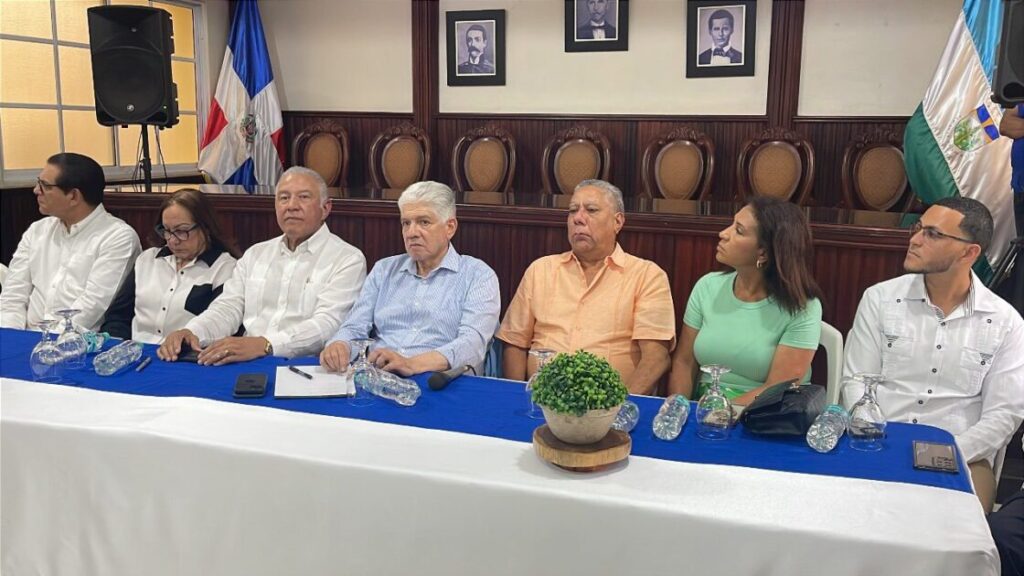 @AndresBautG realiza encuentro con representantes comunitarios y autoridades Gubernamentales reafirmando compromiso de concluir obras actuales antes de iniciar nuevos proyectos en la zona