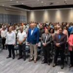 @RobertoFulcar agradece por la presencia en La conferencia “Educación para Vivir Mejor”, un llamado a reflexionar sobre el rol transformador de la educación en nuestras vidas