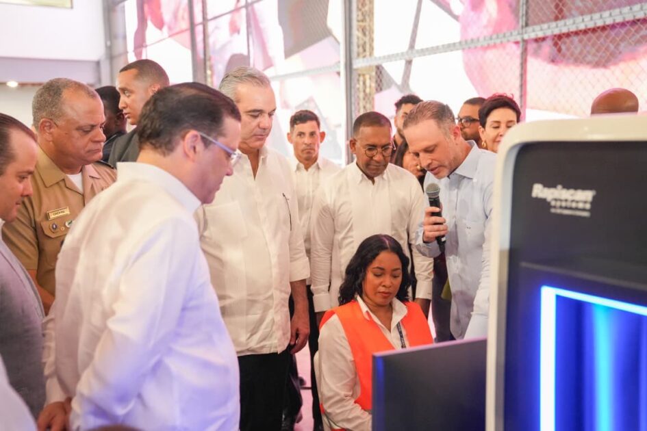 @SigmundFreund Felicita a @SanzLovaton de @AduanaRD por la inauguración del nuevo centro logístico de Couriers en AILA