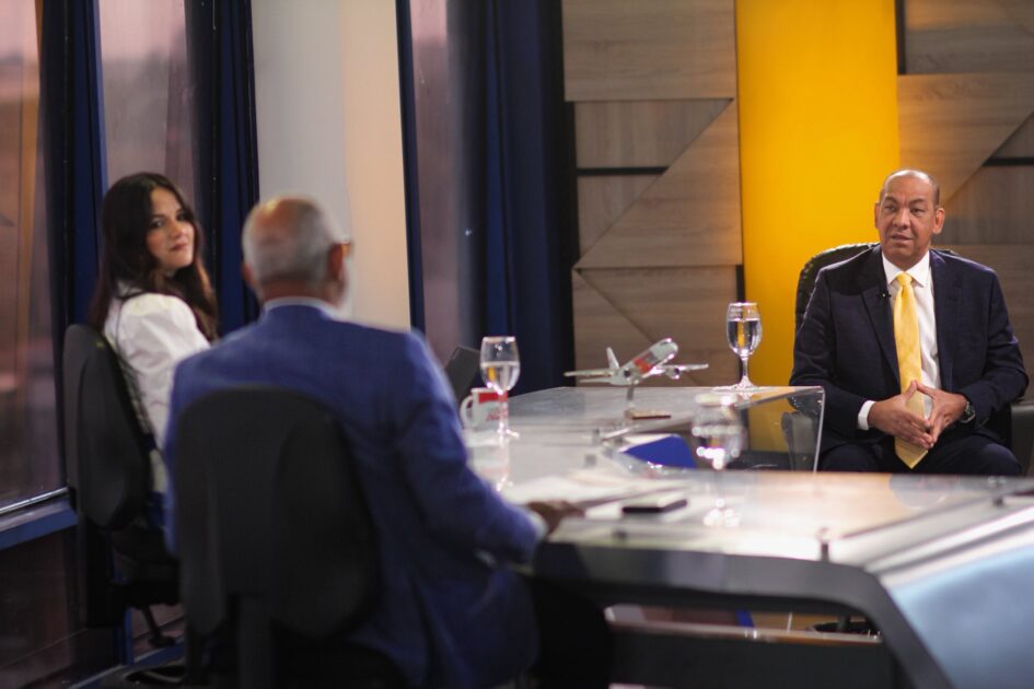 @DeligneAB Agradece a los periodistas de @matinal5 por la invitación a su espacio