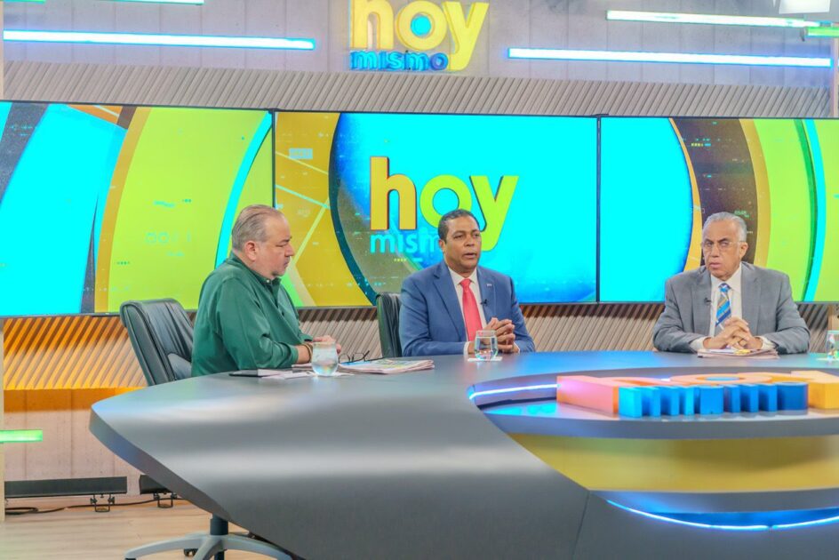 @LigaMunicipalRD @LuisAbinader fue a la LMD y anunció una transferencia especial de 4 mil millones de pesos para continuar los programas exitosos que hemos desarrollado