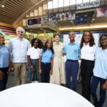 @RaquelPenaVice junto al ministro de @educacionrdo, Luis Miguel De Camps, sostuvo un encuentro con estudiantes de liceos, del programa «Inglés por Inmersión» y de distintas universidades