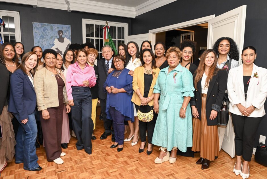 @MayraJimenezTFJ Agradece al embajador @BolivarDiaz y a todo el equipo de RD en Mexico por su apoyo brindado a la días para dominicana